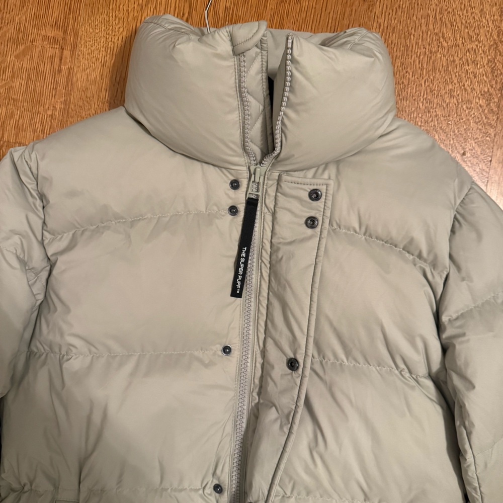 Aritzia The Supersinch super puff mid Puffer Coat in Tree Fog Grey NWT sz S - Picture 2 of 4